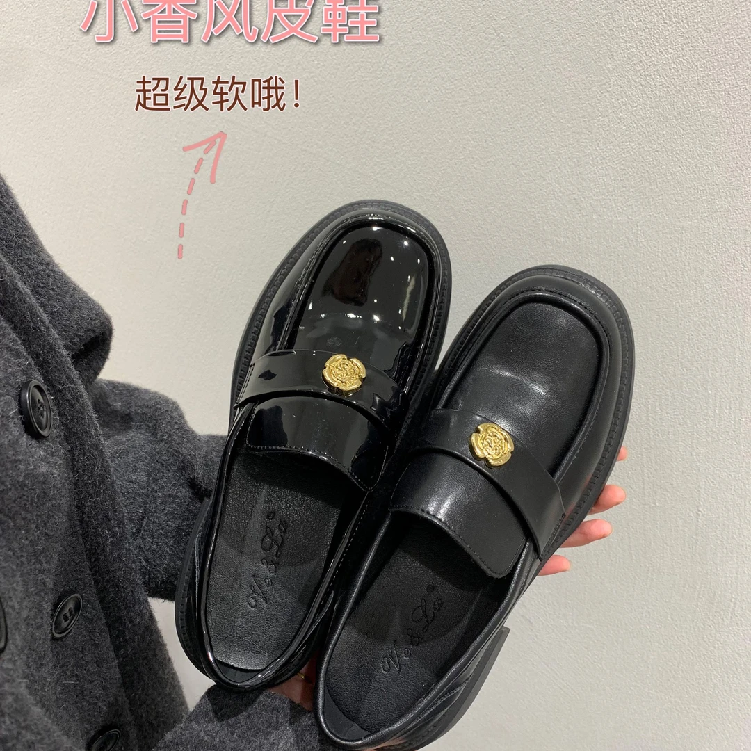 英伦风小皮鞋低跟黑色乐福鞋春秋季百搭复古女鞋设计感小众单鞋