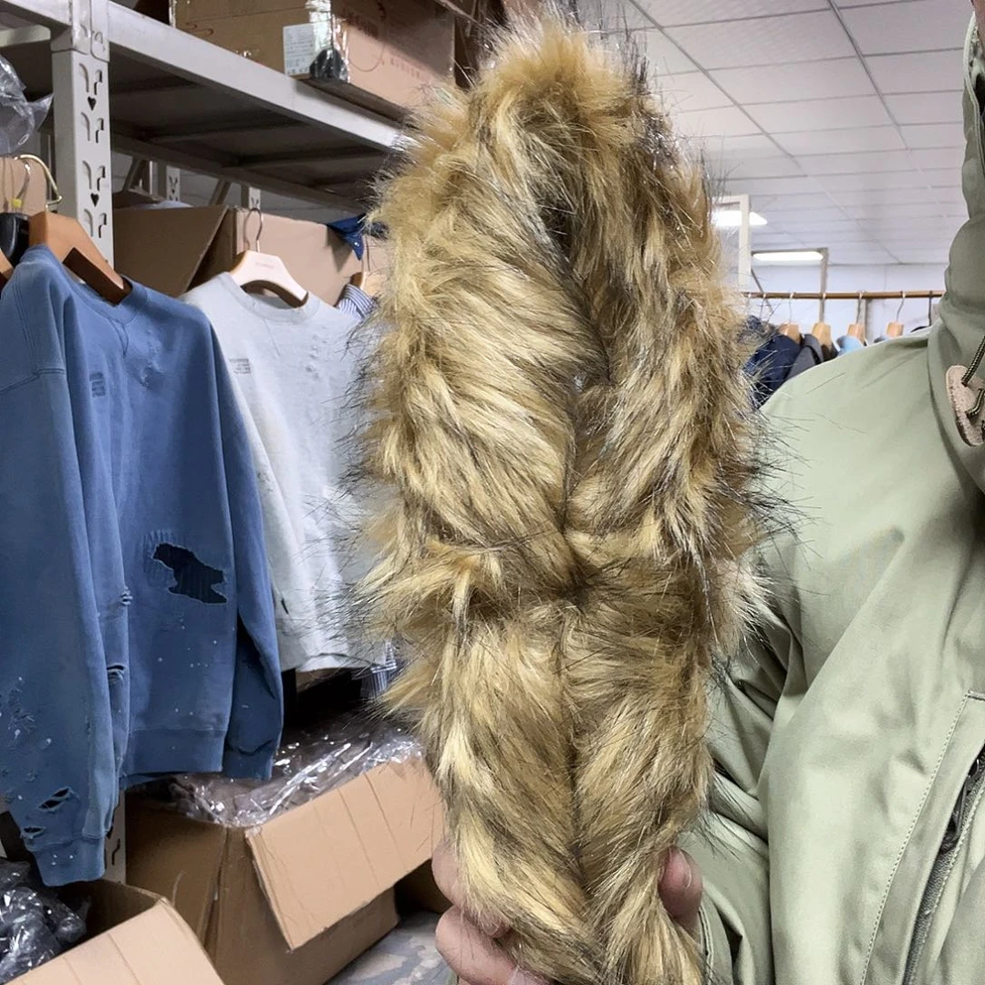 极地款黑色的L尺码