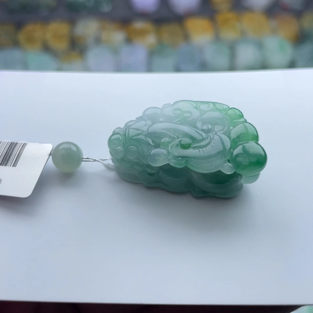 翡翠颈饰未镶嵌貔貅