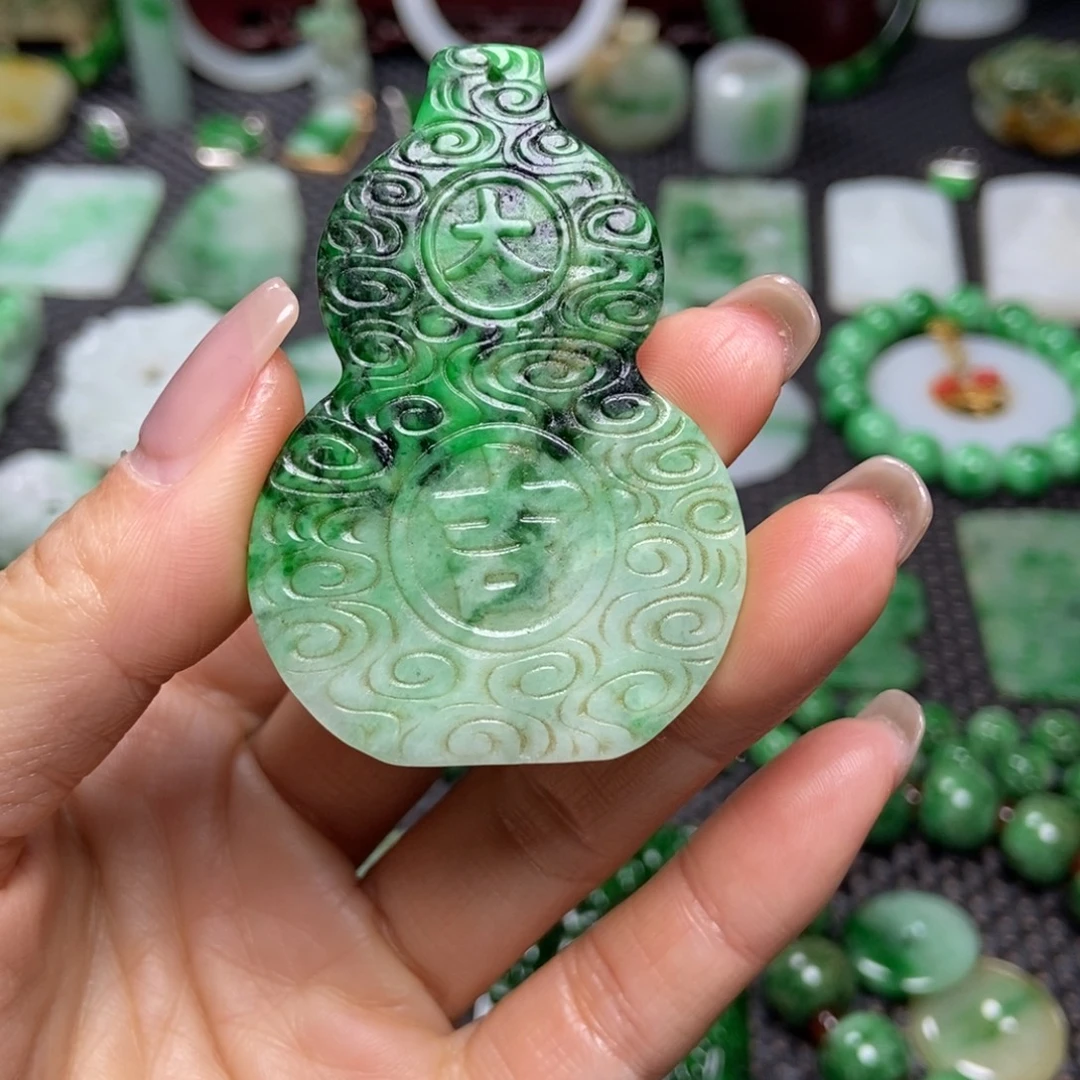 冬***雨翡翠未镶嵌挂件清