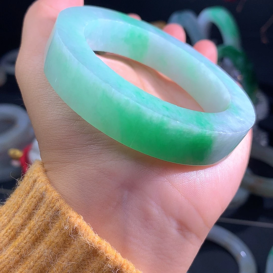 定制翡翠燕子强推未镶嵌