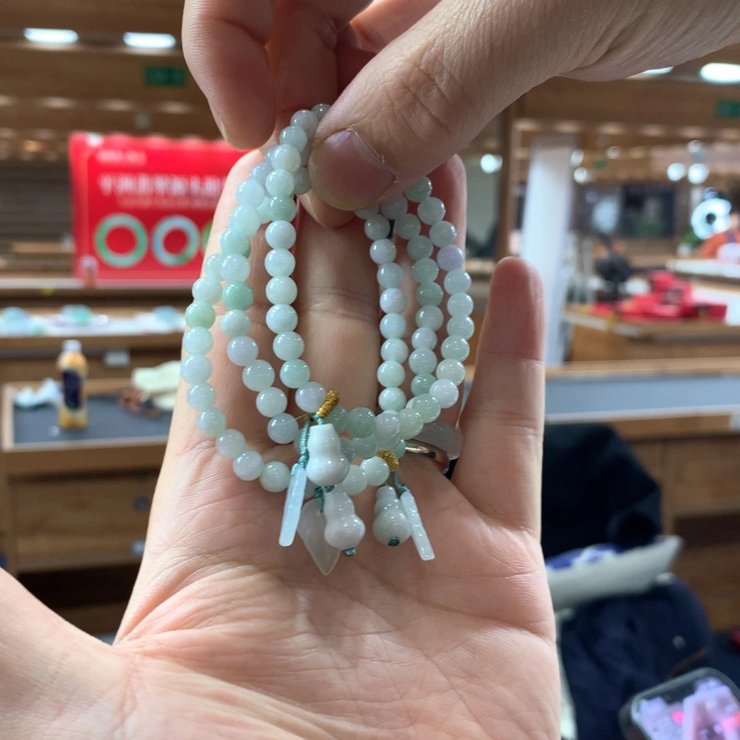翡翠未镶嵌手链多样性发一