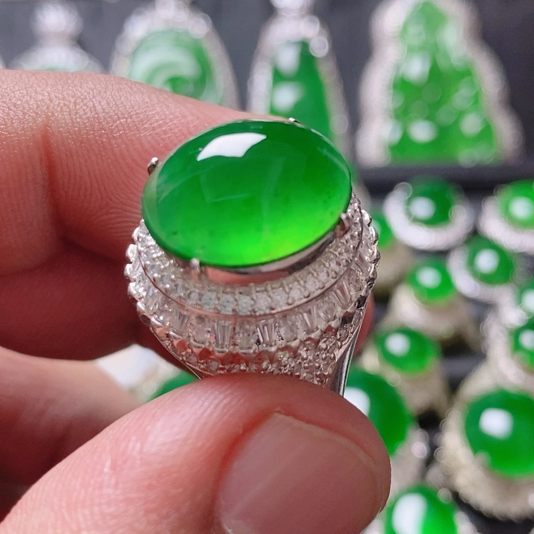 翡翠未镶嵌颈饰