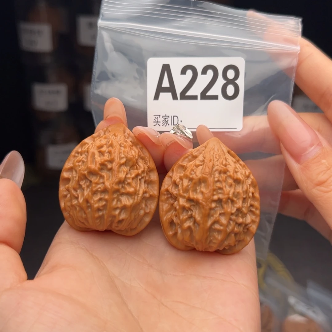 快***乐吊坠文玩核桃金牛