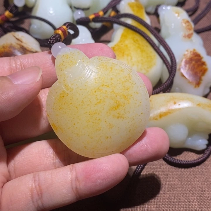 颈饰未镶嵌和田玉*️**