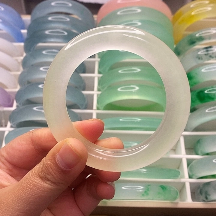 石英质玉未镶嵌手镯