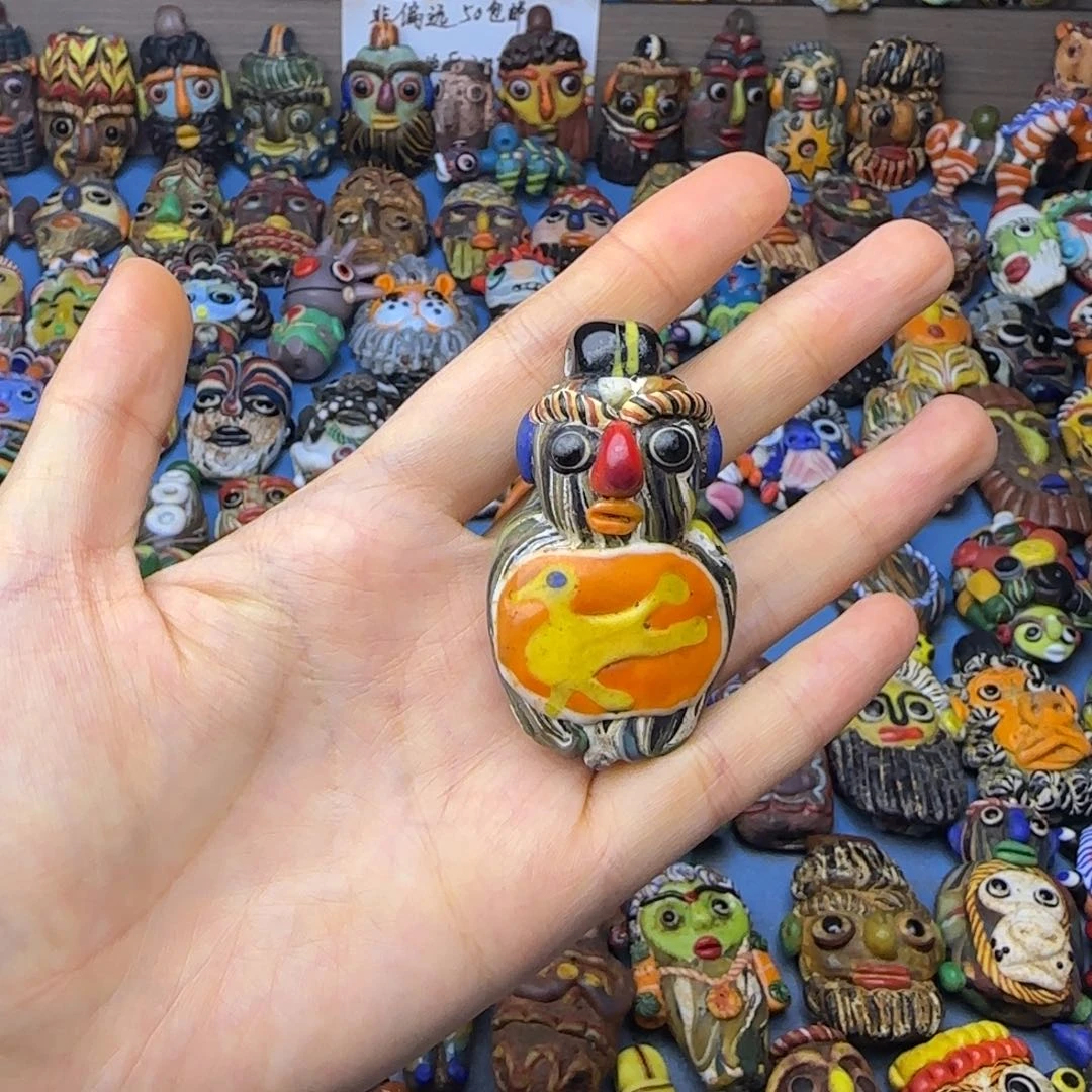 琉璃非金属玻璃颈饰娃娃