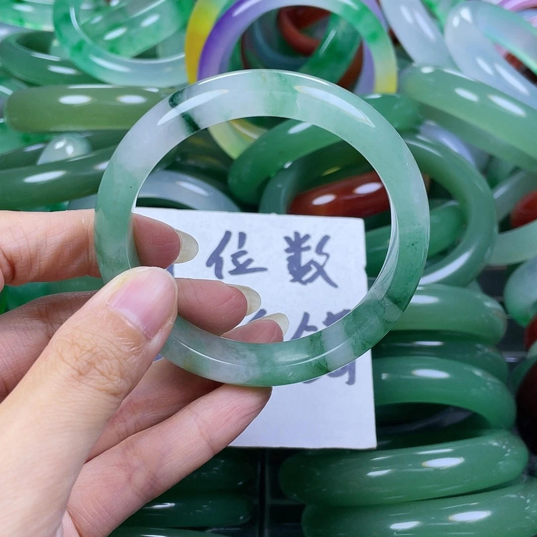 【闪购商品】未镶嵌手镯石英岩玉56