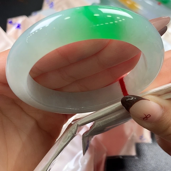 翡翠未镶嵌手镯28号