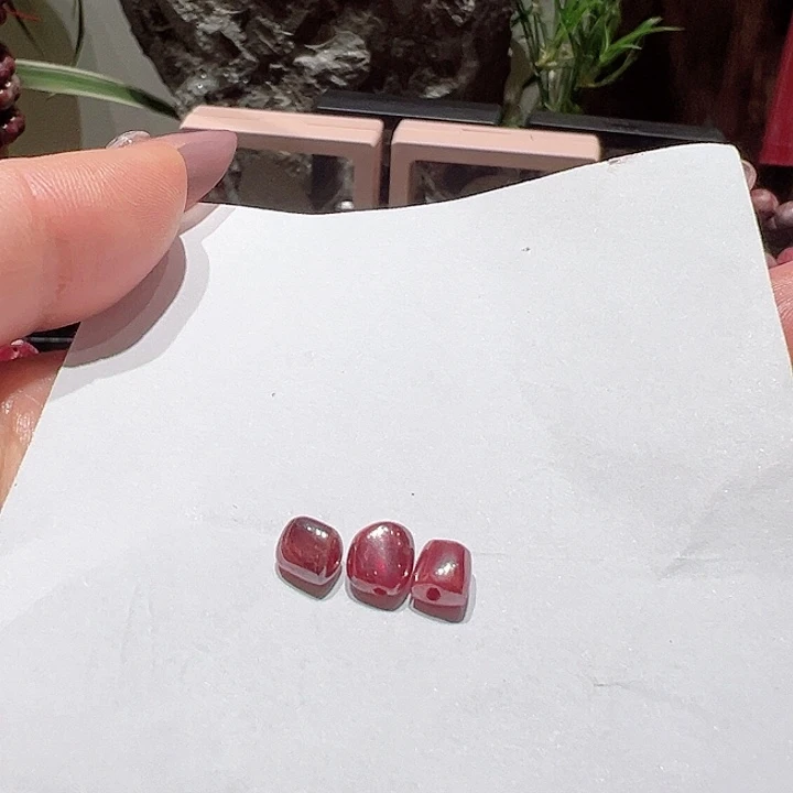 天然辰砂单晶体手莲