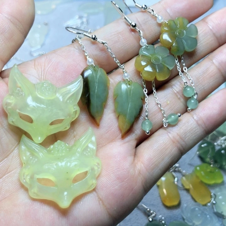 【闪购商品】蛇纹石玉耳环未镶嵌好***伴
