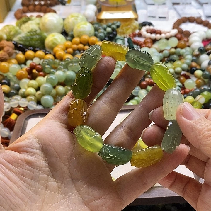 未镶嵌蛇纹石玉手镯晚*