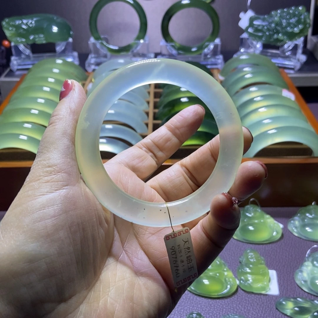 蛇纹石玉玉镯未镶嵌