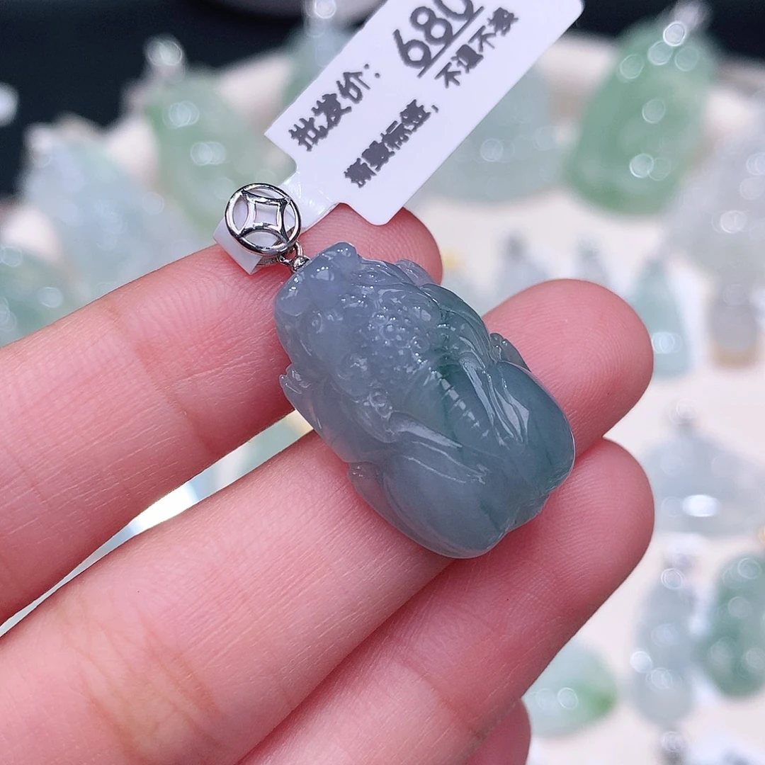 颈饰18K金镶嵌翡翠23.9-15.5-9.6