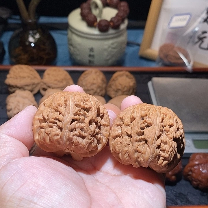 S***Q吊坠文玩核桃全品粗筋
