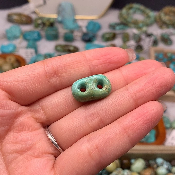 Y***g绿松石未镶嵌扣子
