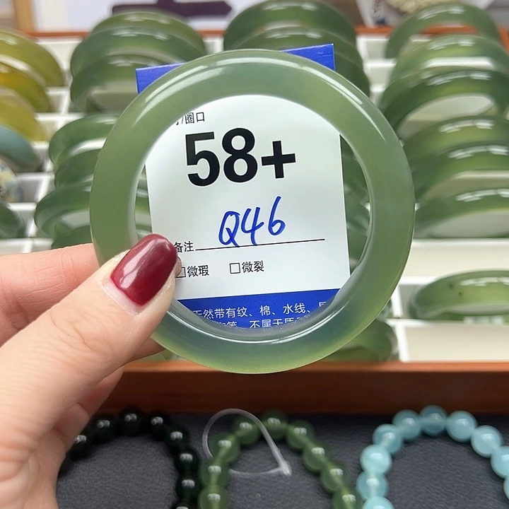 蛇纹石玉手镯未镶嵌月****圈