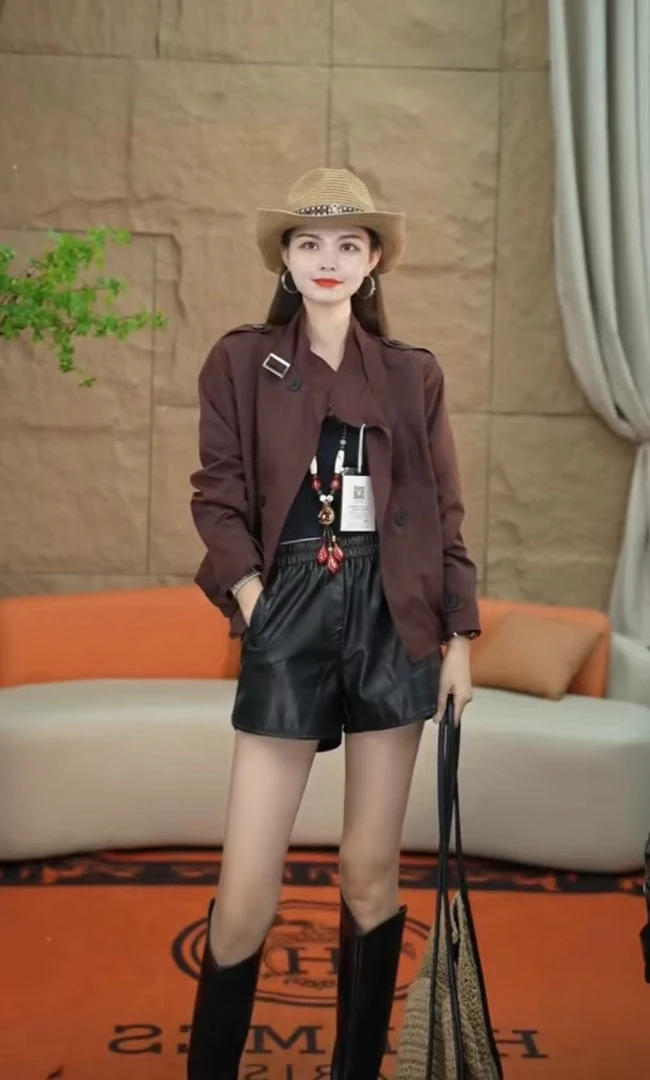 065(安言服饰)百搭女新潮风春季常规立领短外套皮夹克短款女士