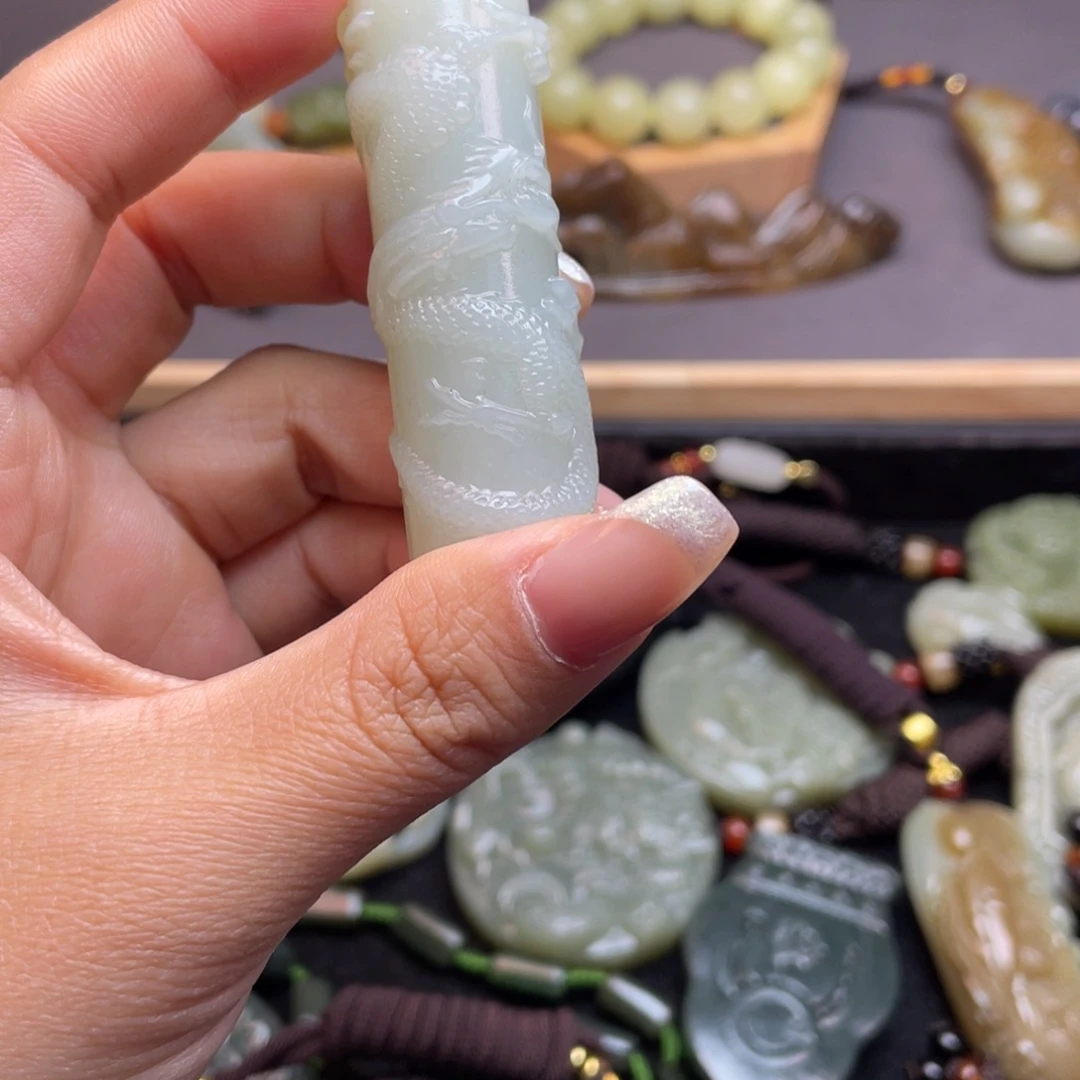 和田玉颈饰未镶嵌