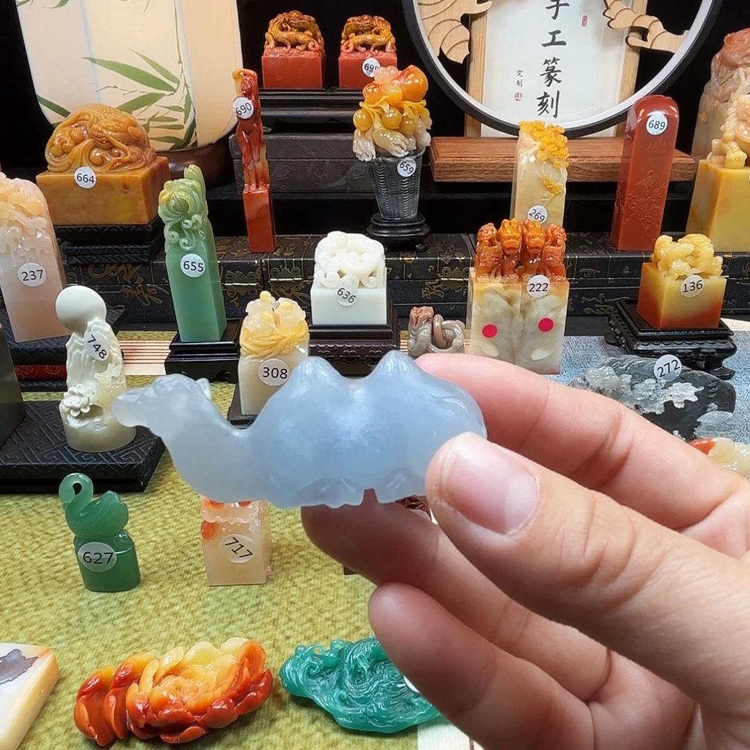 寿山石印石骆驼笔架8