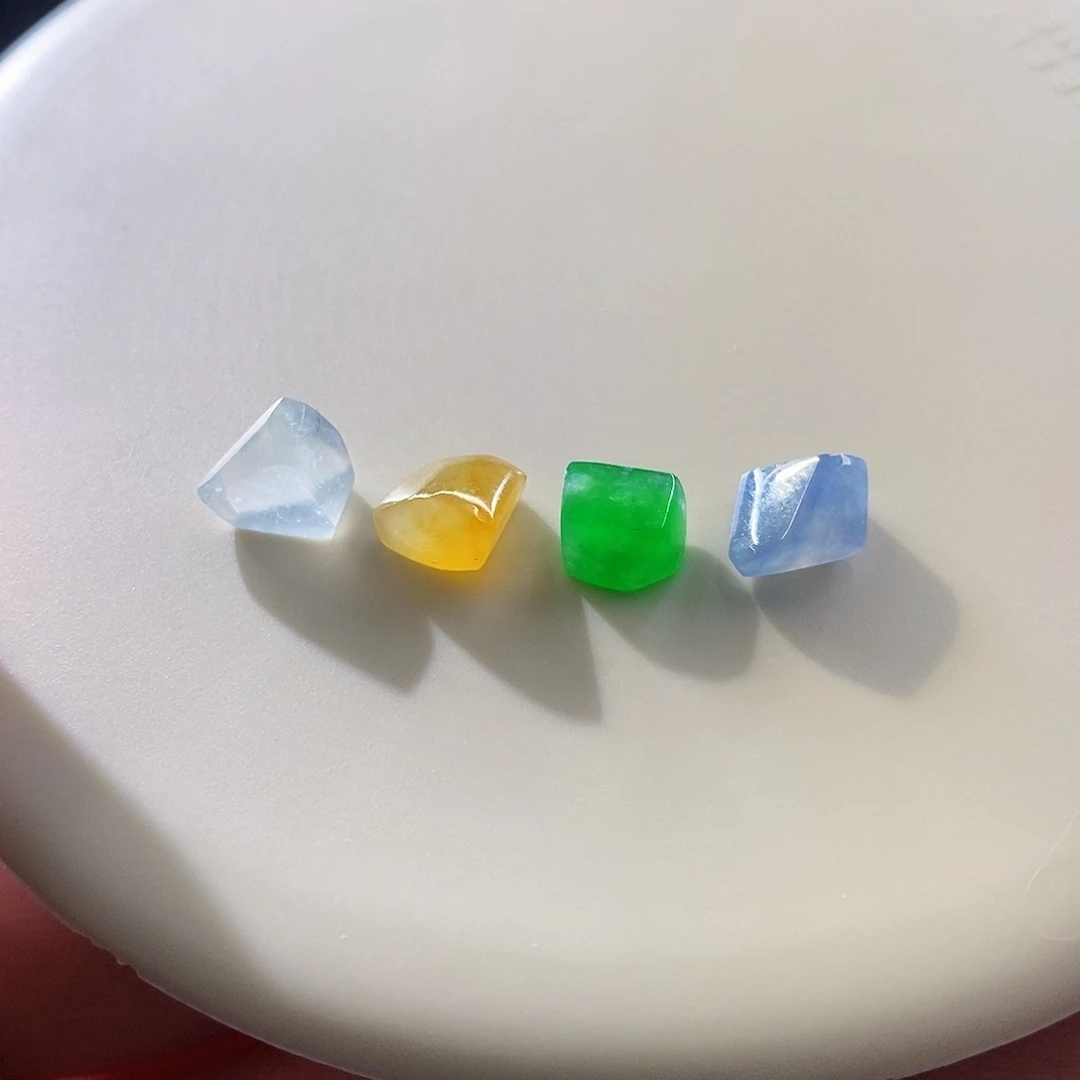 翡翠散珠一手随形