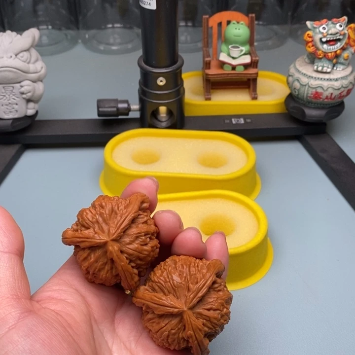 B****吊坠文玩核桃42尺寸白狮子