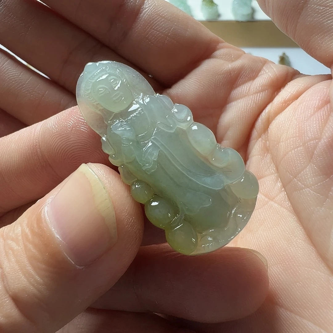 定制翡翠未镶嵌观音
