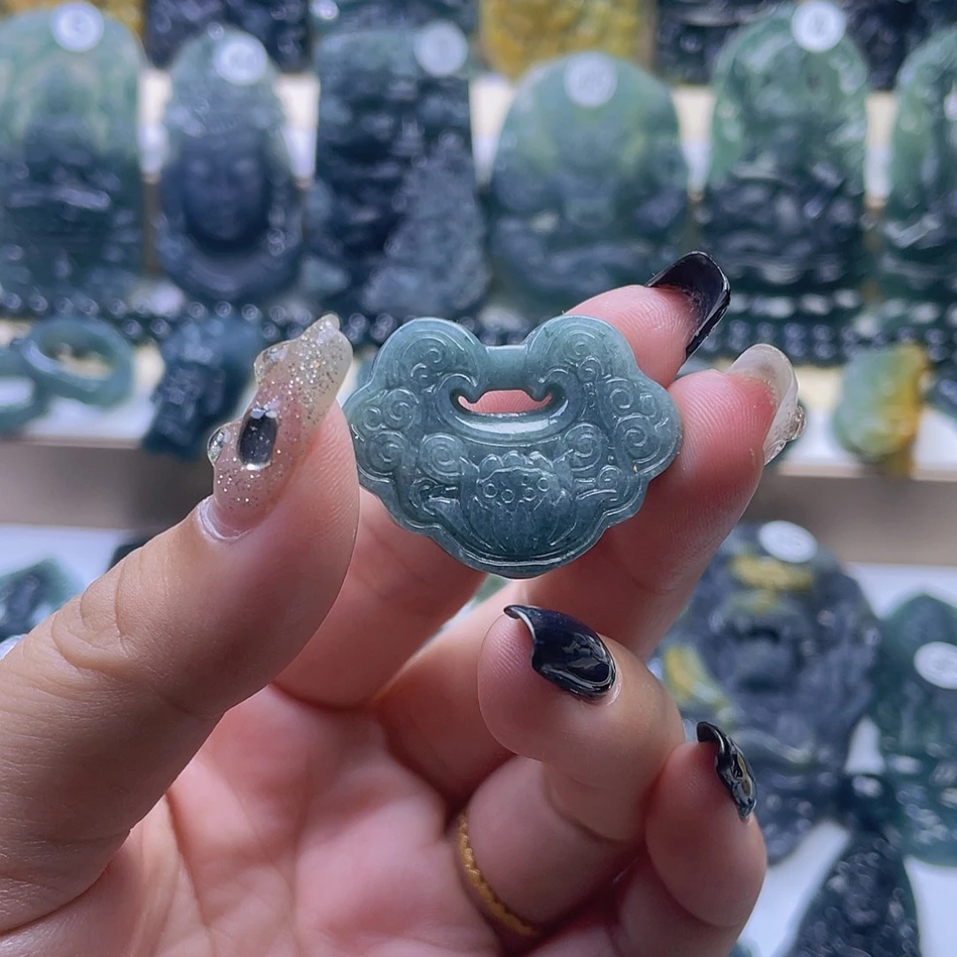 翡翠未镶嵌颈饰翡翠未镶嵌