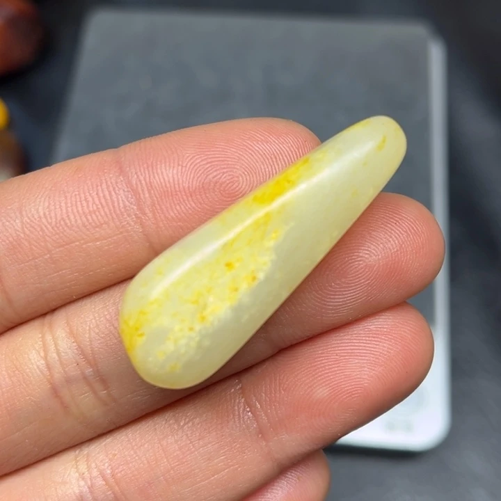 和田玉颈饰未镶嵌啊*