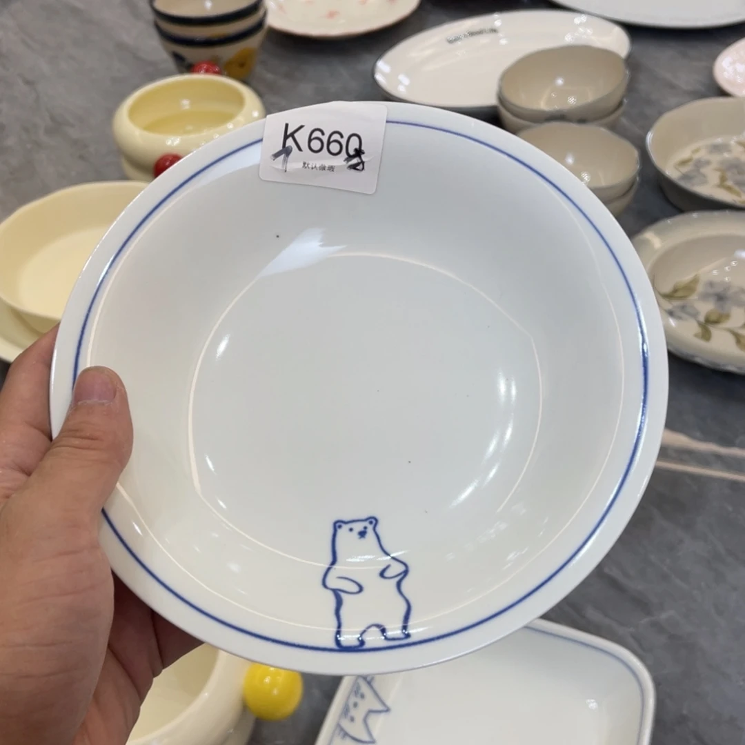 陶瓷微瑕餐具介意勿拍，满18飞！