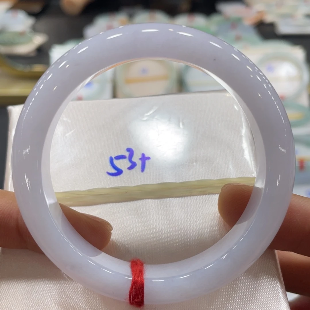 翡翠手镯未镶嵌翡翠手镯