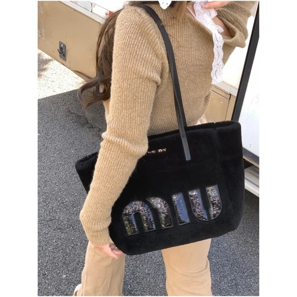95新 MIU MIU/缪缪 亮片黑色毛毛托特包二手