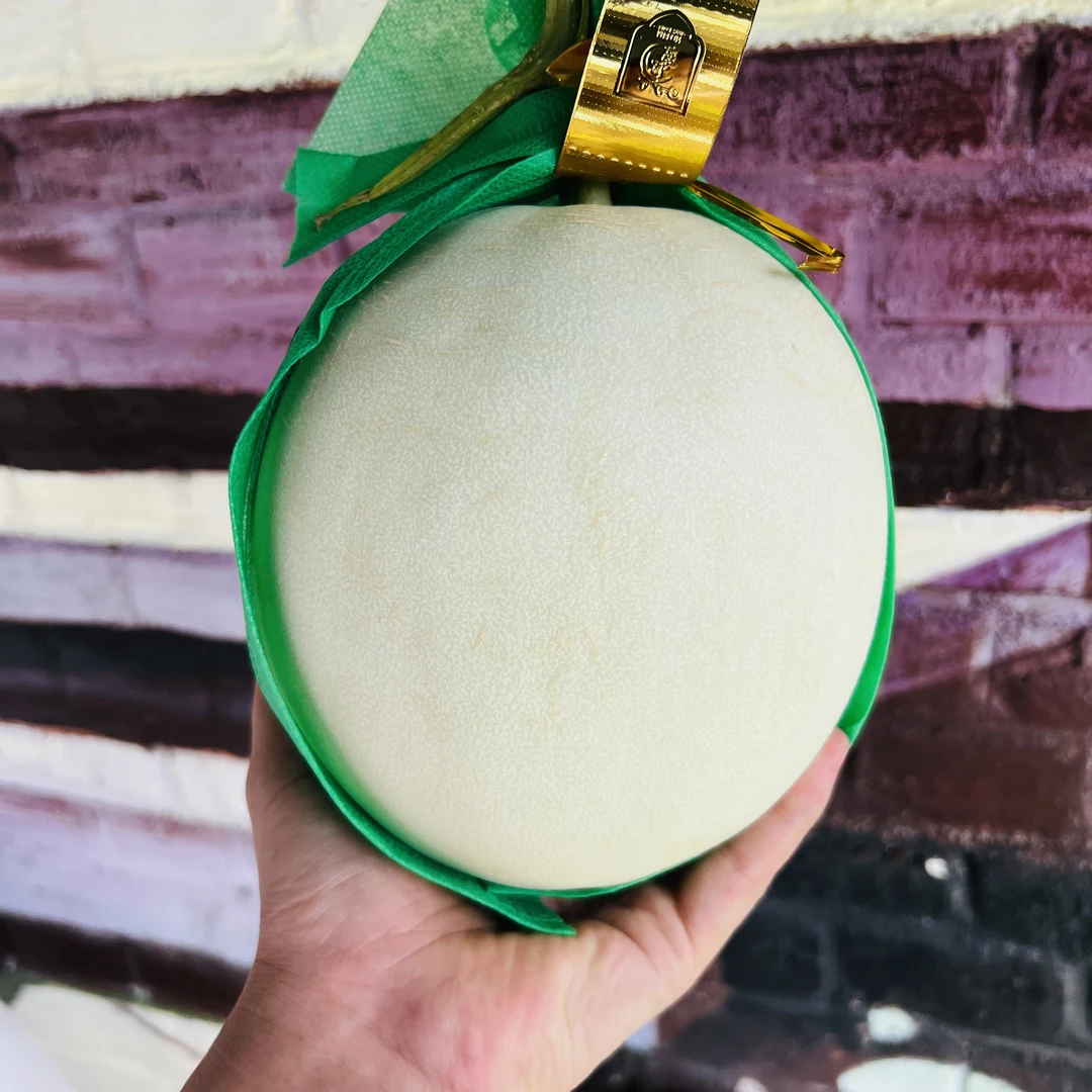 【磊哥心选】精品觅绿哈密瓜一颗 2.5斤左右