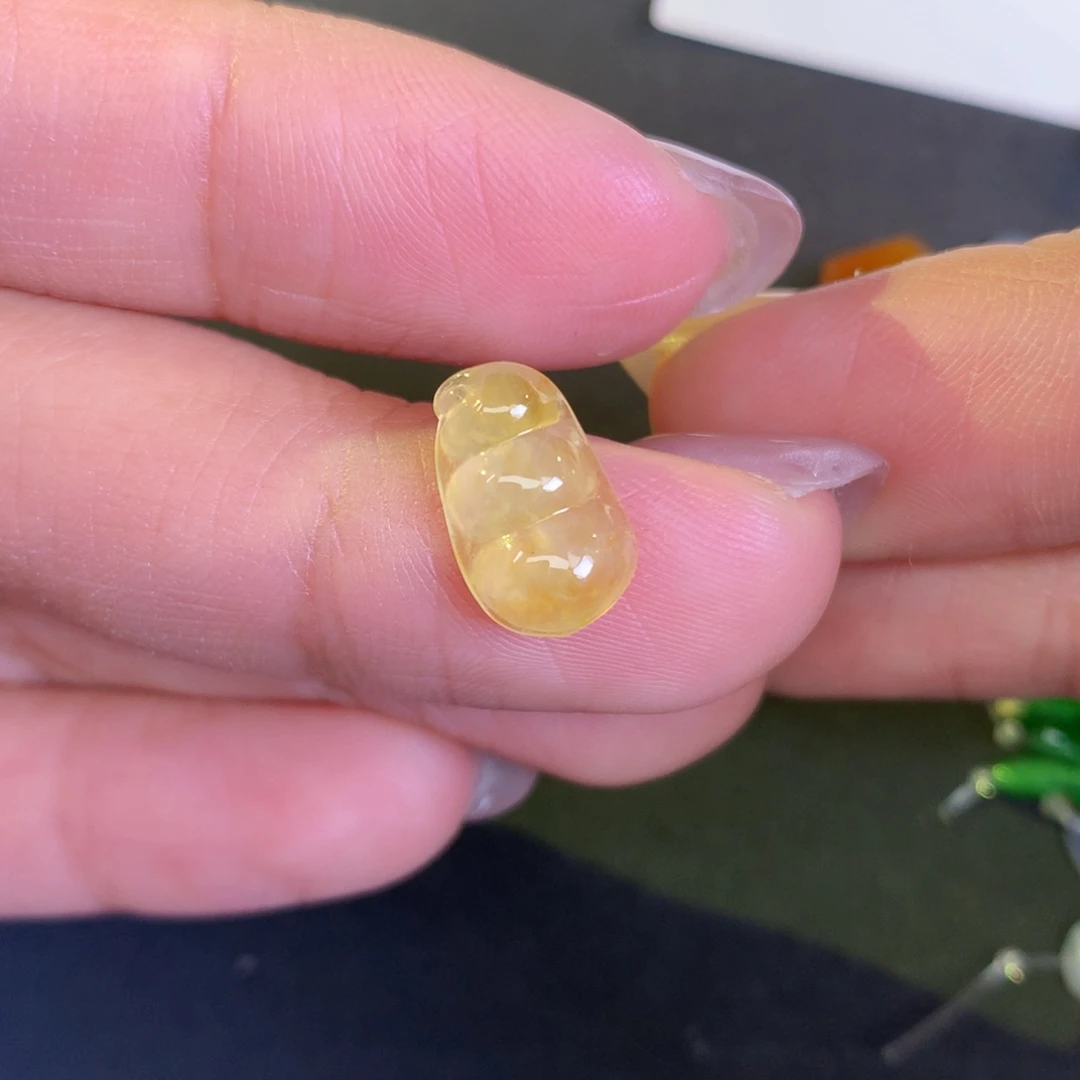 翡翠裸石12.57-7.83-3.5