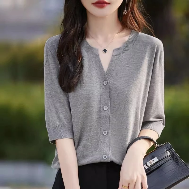 夏季新款V领冰丝针织衫t恤五分袖女开衫纯色气百搭时尚短袖上衣女