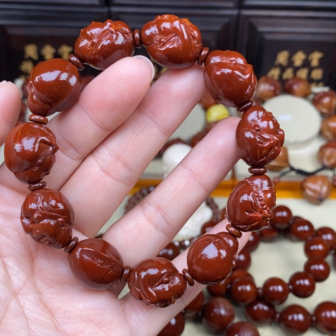 长***哥吊坠橄榄核八宝弥勒