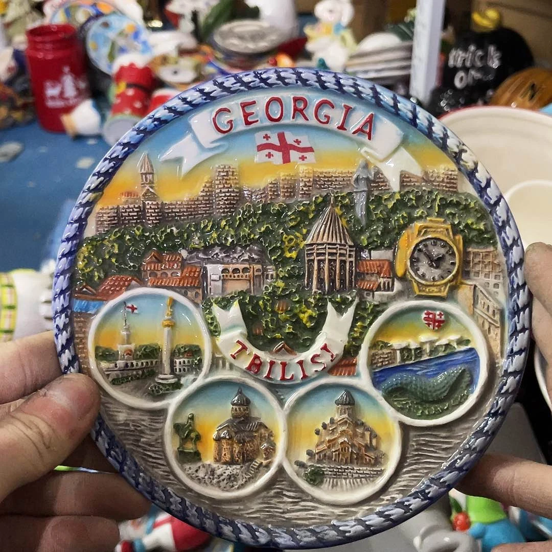 摆件   磕碰。封釉。