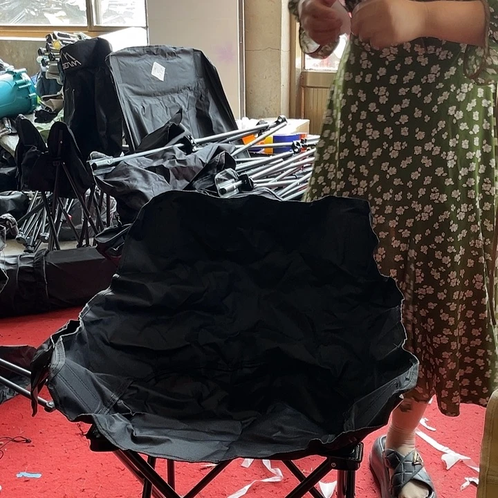 铁瑕疵不售后椅子一把。29号