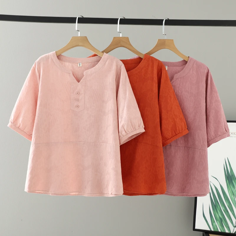 胖mm2025新款夏装三粒扣短袖小V领提花韩系T恤设计感大码女上衣