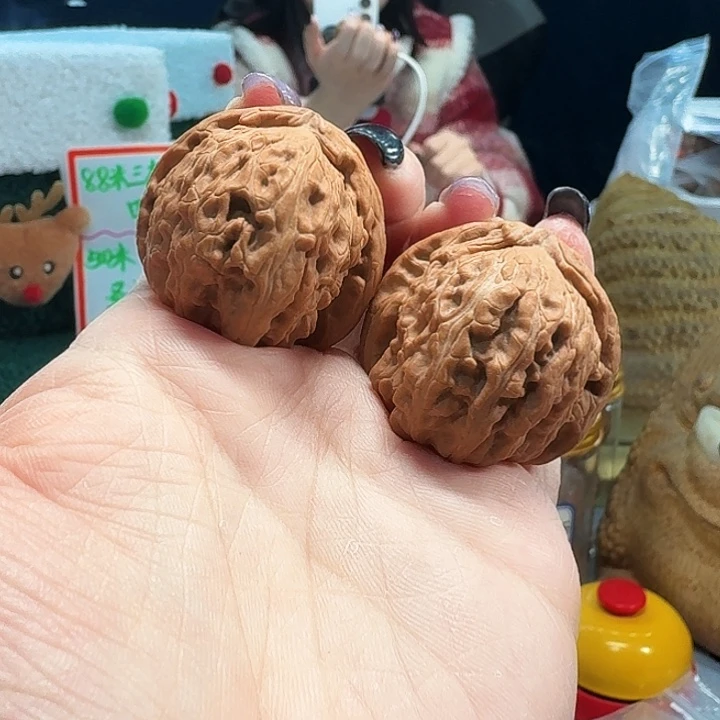 吊坠桃核三角白33尺