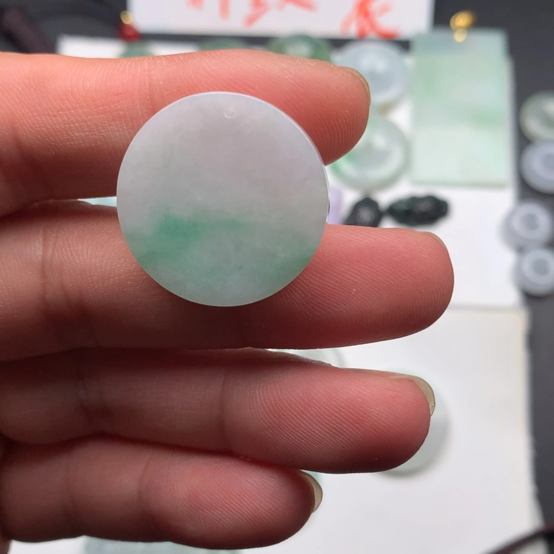 翡翠颈饰未镶嵌缅甸翡翠