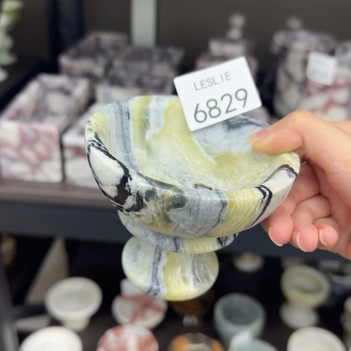 X829.             福利