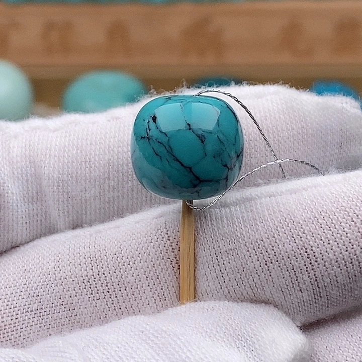 绿松石未镶嵌珠宝奇石14