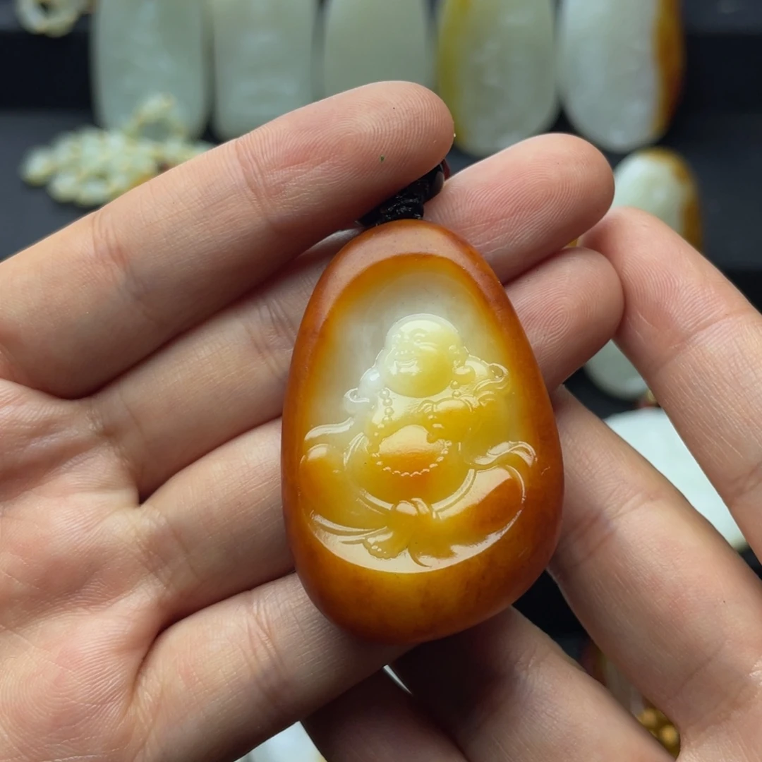 秦***）和田玉未镶嵌颈饰