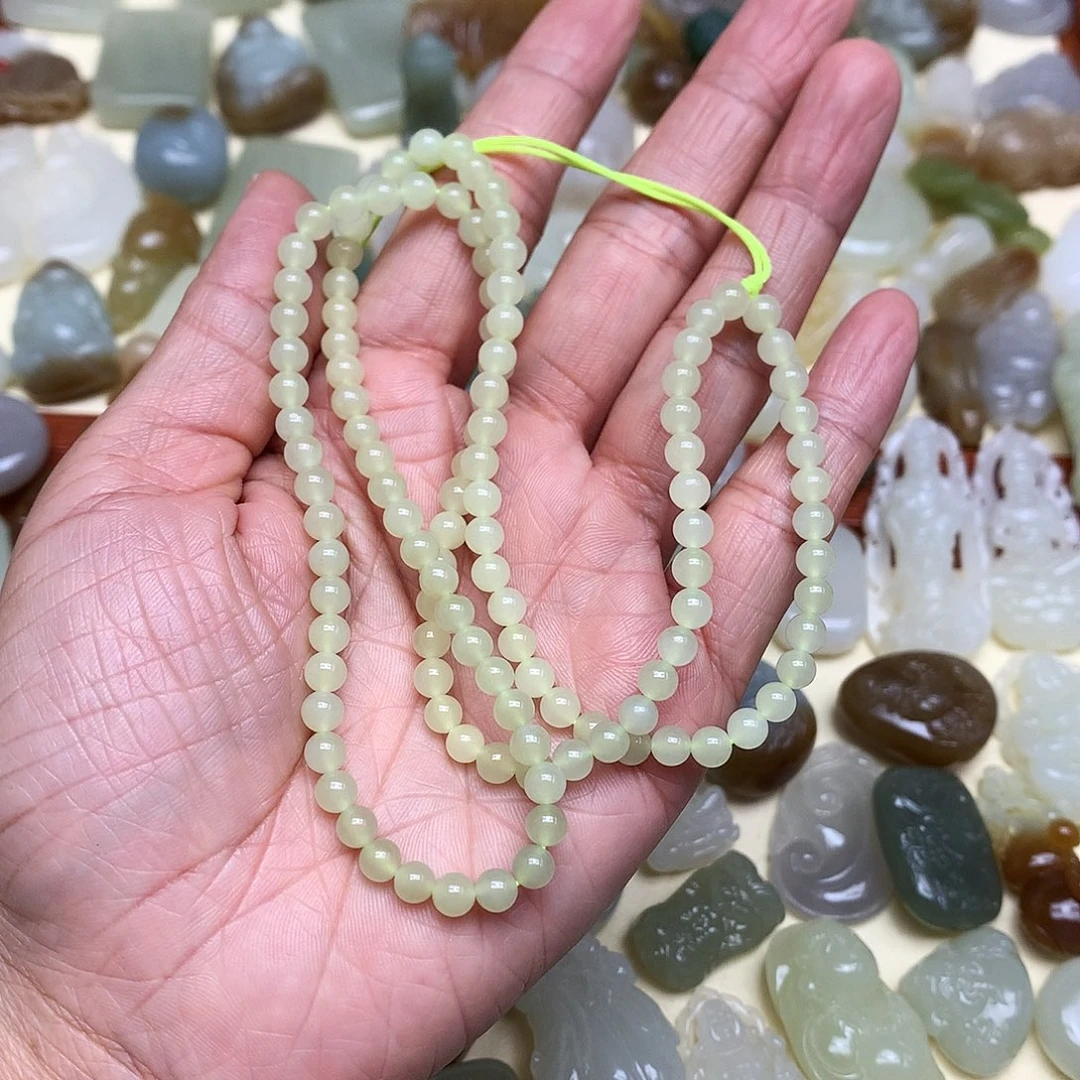 和田玉颈饰未镶嵌马***?