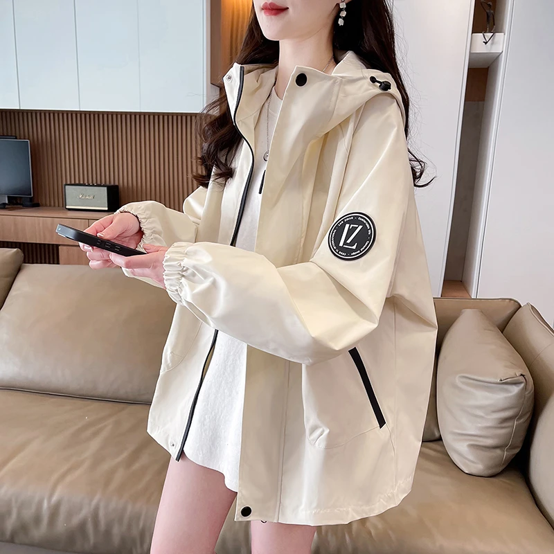 工装冲锋衣女款春秋2025新款初中高中学生防风衣宽松休闲夹克外套