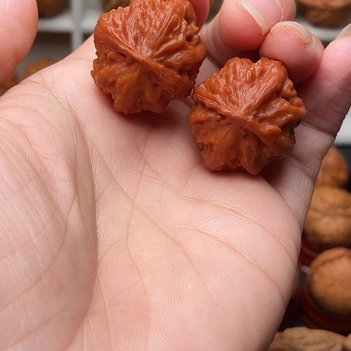 文玩核桃吊坠八棱