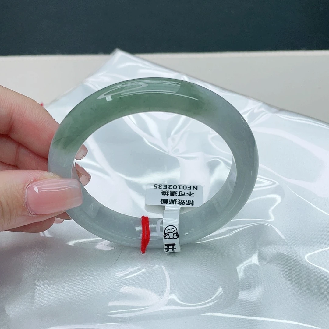 翡翠手镯未镶嵌正56,5