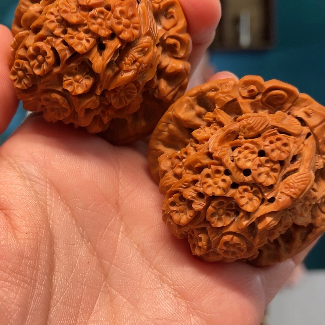 核桃雕刻镂空喜上眉梢核雕作品