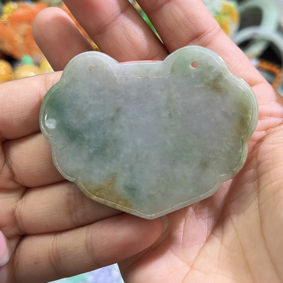 翡翠未镶嵌颈饰待编织